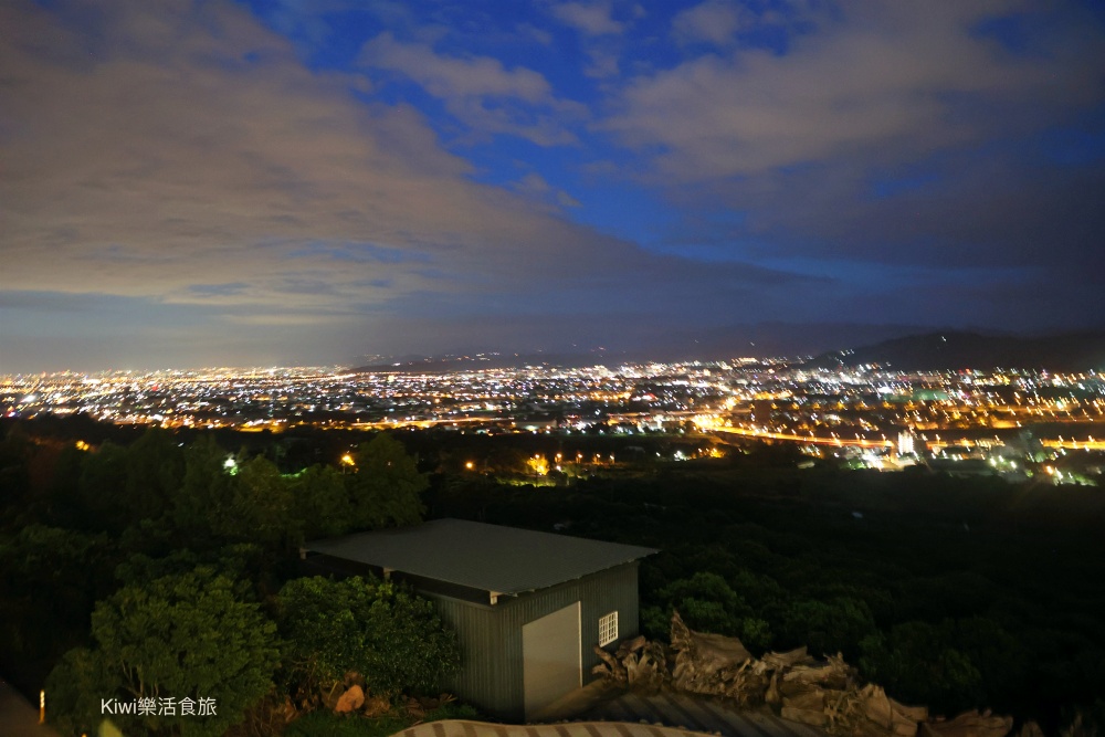 kiwi樂活食旅推薦南投東星屋景觀餐廳.南投市夜景餐廳.180度零死角.百萬夜景.南投美食.南投景點.南投旅遊.網美景點.景觀餐廳.南投市.約會聚餐