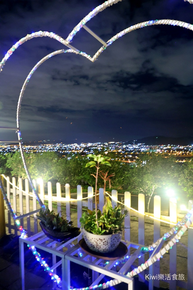 kiwi樂活食旅推薦南投東星屋景觀餐廳.南投市夜景餐廳.180度零死角.百萬夜景.南投美食.南投景點.南投旅遊.網美景點.景觀餐廳.南投市.約會聚餐