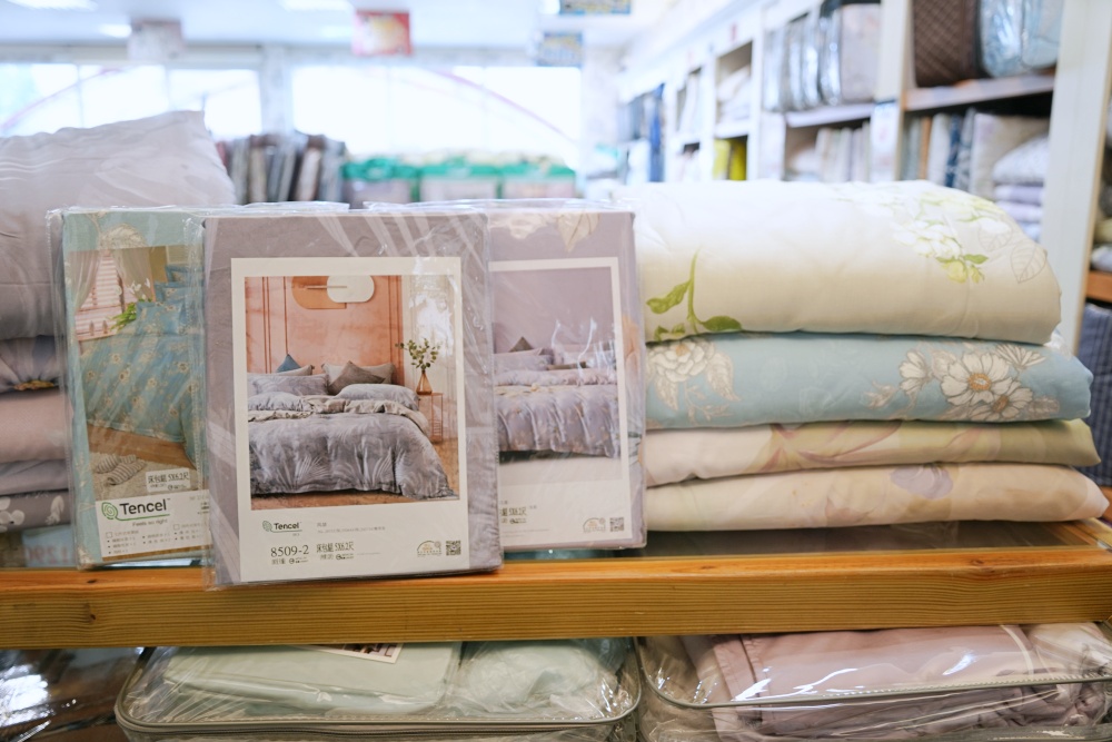 法頌寢飾生活館-南投店，一站購足！天絲床包四件組第二套半價很划算.毛毯.記憶枕.羽絨被.各樣商品超優惠