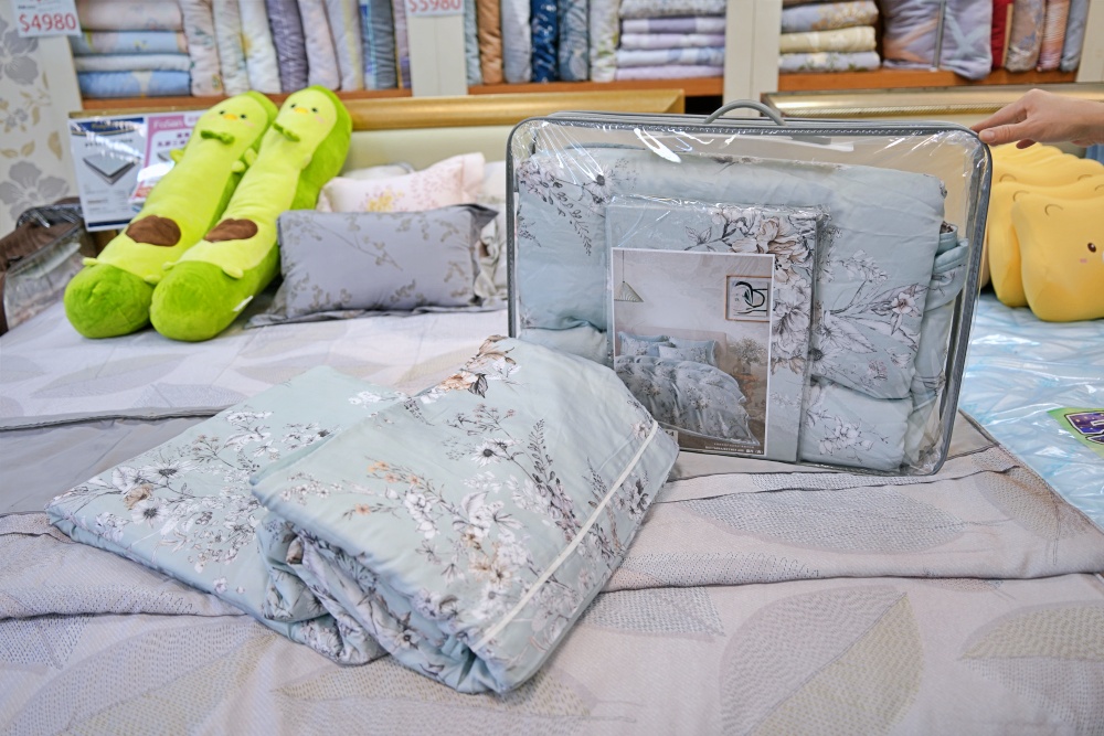 法頌寢飾生活館-南投店，一站購足！天絲床包四件組第二套半價很划算.毛毯.記憶枕.羽絨被.各樣商品超優惠