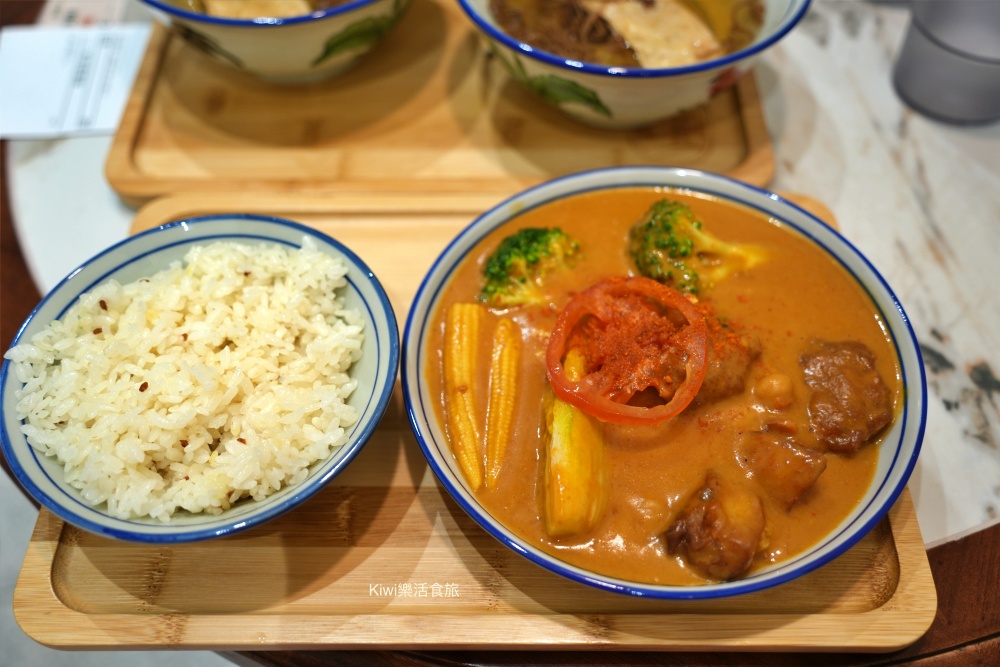 彰化素食熱浪小島|彰化南洋創意蔬食料理,彰化最溫柔的蔬食地圖,近彰化永樂商圈美食 彰化素食熱浪小島|彰化南洋創意蔬食料理,彰化最溫柔的蔬食地圖,近彰化永樂商圈美食