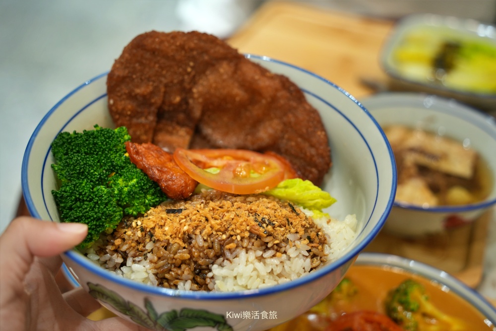 彰化素食熱浪小島|彰化南洋創意蔬食料理,彰化最溫柔的蔬食地圖,近彰化永樂商圈美食 彰化素食熱浪小島|彰化南洋創意蔬食料理,彰化最溫柔的蔬食地圖,近彰化永樂商圈美食