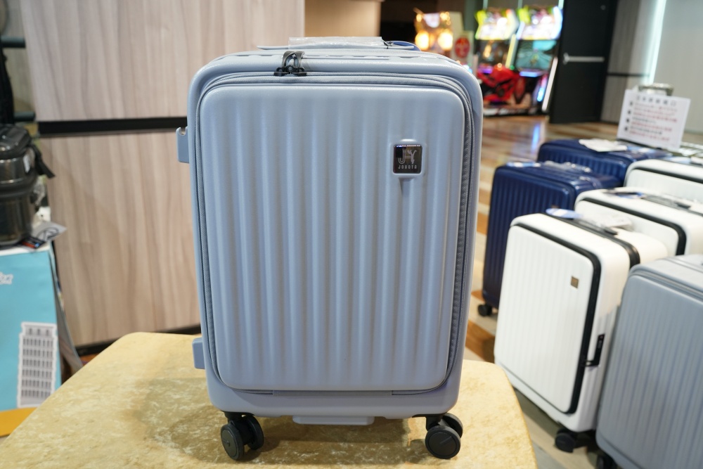 2026豐原最強快閃!加賀屋行李箱特賣會限時開殺，登機箱竟然只要 990元起.1:9 前開式行李箱.NBA行李箱.KANGOL行李箱.萬國行李箱通通有，限定好康優惠！