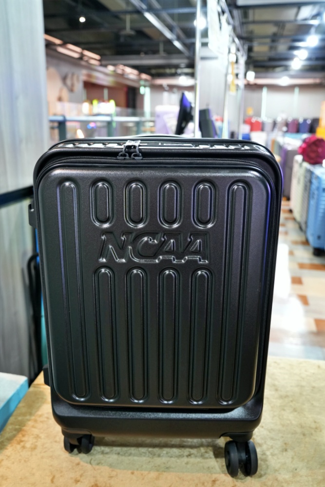 2026豐原最強快閃!加賀屋行李箱特賣會限時開殺，登機箱竟然只要 990元起.1:9 前開式行李箱.NBA行李箱.KANGOL行李箱.萬國行李箱通通有，限定好康優惠！