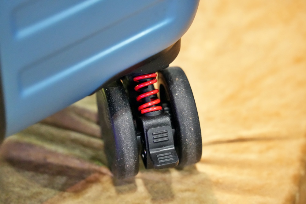 2026豐原最強快閃!加賀屋行李箱特賣會限時開殺，登機箱竟然只要 990元起.1:9 前開式行李箱.NBA行李箱.KANGOL行李箱.萬國行李箱通通有，限定好康優惠！