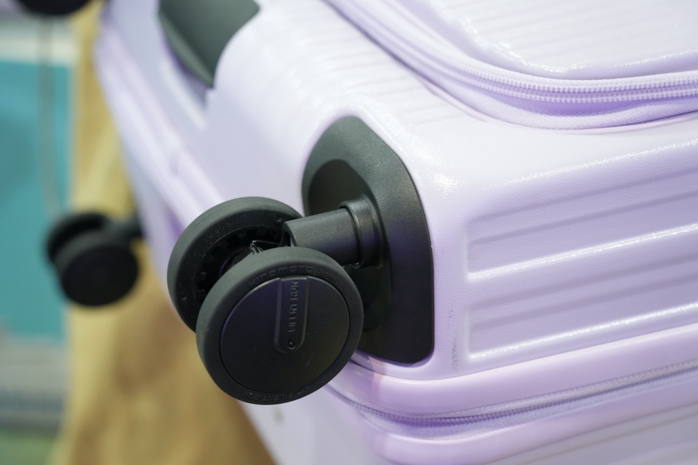 2026豐原最強快閃!加賀屋行李箱特賣會限時開殺，登機箱竟然只要 990元起.1:9 前開式行李箱.NBA行李箱.KANGOL行李箱.萬國行李箱通通有，限定好康優惠！