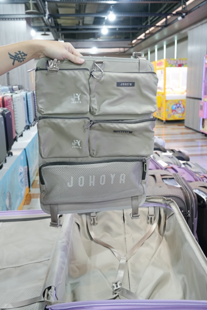 2026豐原最強快閃!加賀屋行李箱特賣會限時開殺，登機箱竟然只要 990元起.1:9 前開式行李箱.NBA行李箱.KANGOL行李箱.萬國行李箱通通有，限定好康優惠！