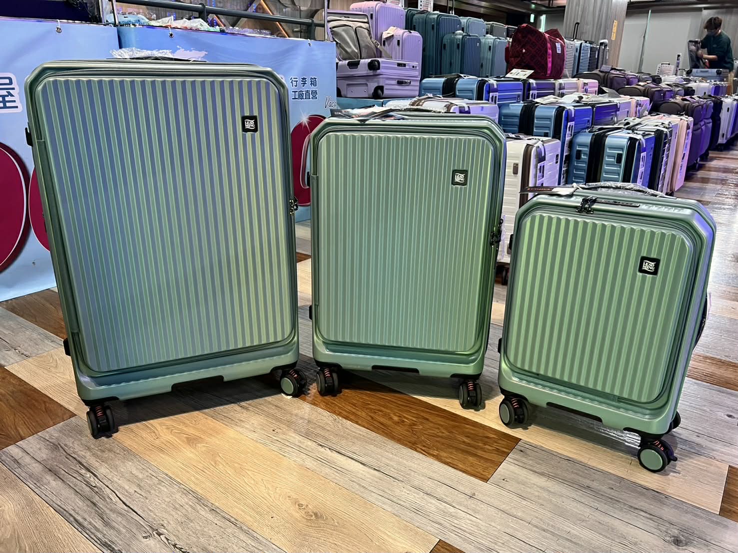 2026豐原最強快閃!加賀屋行李箱特賣會限時開殺，登機箱竟然只要 990元起.1:9 前開式行李箱.NBA行李箱.KANGOL行李箱.萬國行李箱通通有，限定好康優惠！