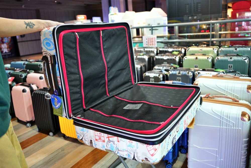 2026豐原最強快閃!加賀屋行李箱特賣會限時開殺，登機箱竟然只要 990元起.1:9 前開式行李箱.NBA行李箱.KANGOL行李箱.萬國行李箱通通有，限定好康優惠！