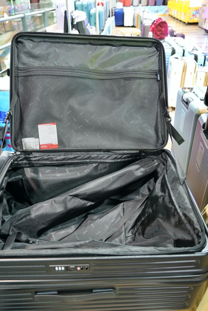 2026豐原最強快閃!加賀屋行李箱特賣會限時開殺，登機箱竟然只要 990元起.1:9 前開式行李箱.NBA行李箱.KANGOL行李箱.萬國行李箱通通有，限定好康優惠！