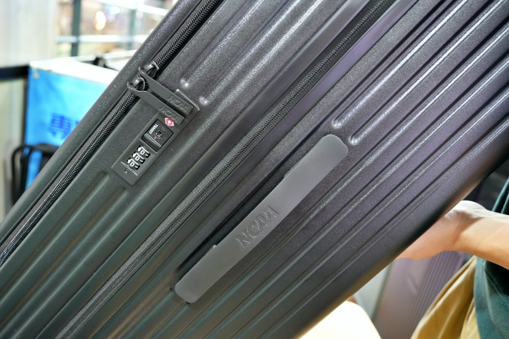 2026豐原最強快閃!加賀屋行李箱特賣會限時開殺，登機箱竟然只要 990元起.1:9 前開式行李箱.NBA行李箱.KANGOL行李箱.萬國行李箱通通有，限定好康優惠！