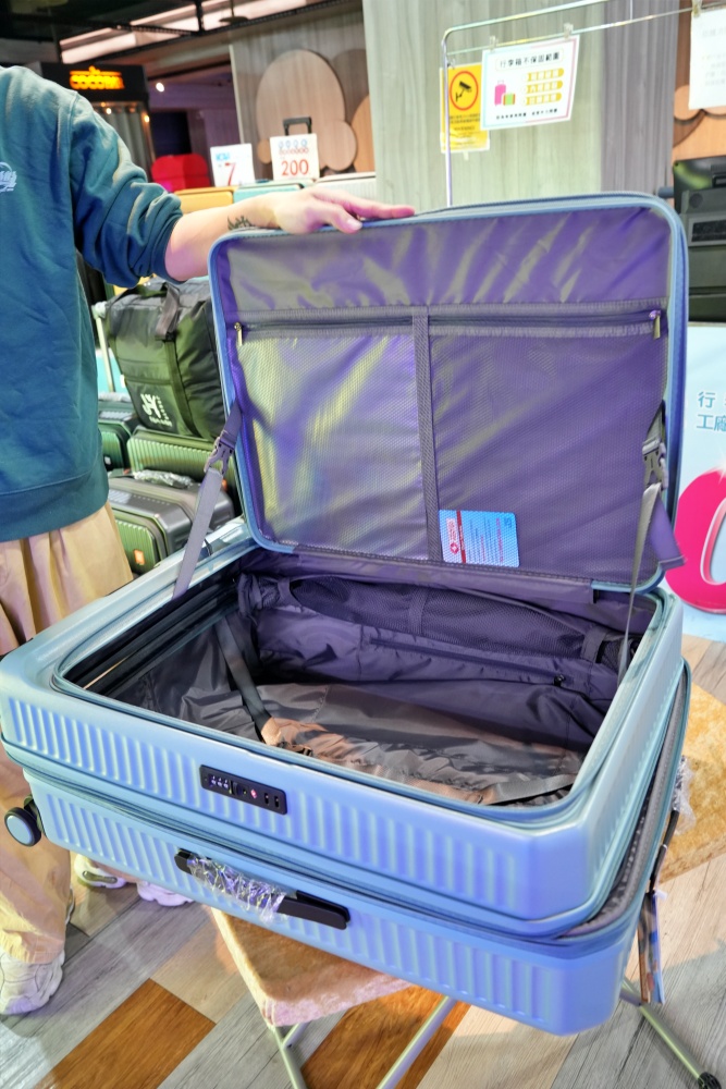 2026豐原最強快閃!加賀屋行李箱特賣會限時開殺，登機箱竟然只要 990元起.1:9 前開式行李箱.NBA行李箱.KANGOL行李箱.萬國行李箱通通有，限定好康優惠！