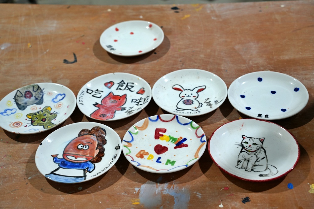 彰化親子景點田中窯創藝園區2026蜀葵花藝術季.陶藝.DIY體驗.古早味桶仔雞料理.窯烤麵包~田中美食景點一次網羅! 彰化親子景點田中窯創藝園區2026蜀葵花藝術季.陶藝.DIY體驗.古早味桶仔雞料理.窯烤麵包~田中美食景點一次網羅!