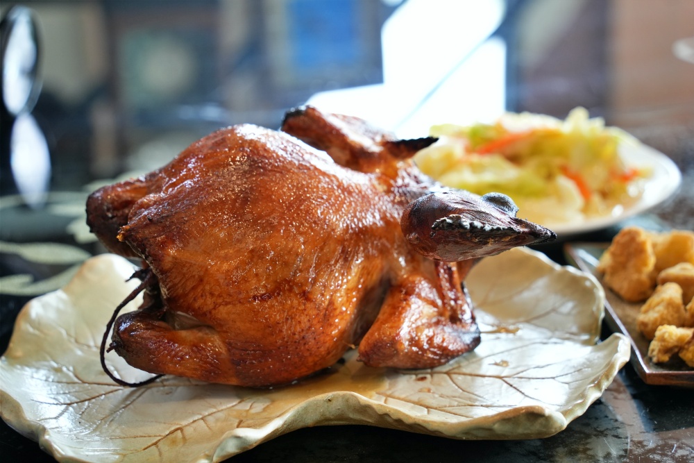 彰化親子景點田中窯創藝園區2026蜀葵花藝術季.陶藝.DIY體驗.古早味桶仔雞料理.窯烤麵包~田中美食景點一次網羅! 彰化親子景點田中窯創藝園區2026蜀葵花藝術季.陶藝.DIY體驗.古早味桶仔雞料理.窯烤麵包~田中美食景點一次網羅!