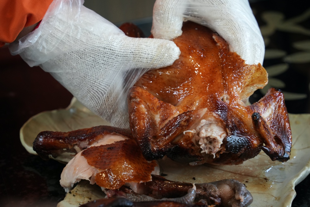 彰化親子景點田中窯創藝園區2026蜀葵花藝術季.陶藝.DIY體驗.古早味桶仔雞料理.窯烤麵包~田中美食景點一次網羅! 彰化親子景點田中窯創藝園區2026蜀葵花藝術季.陶藝.DIY體驗.古早味桶仔雞料理.窯烤麵包~田中美食景點一次網羅!