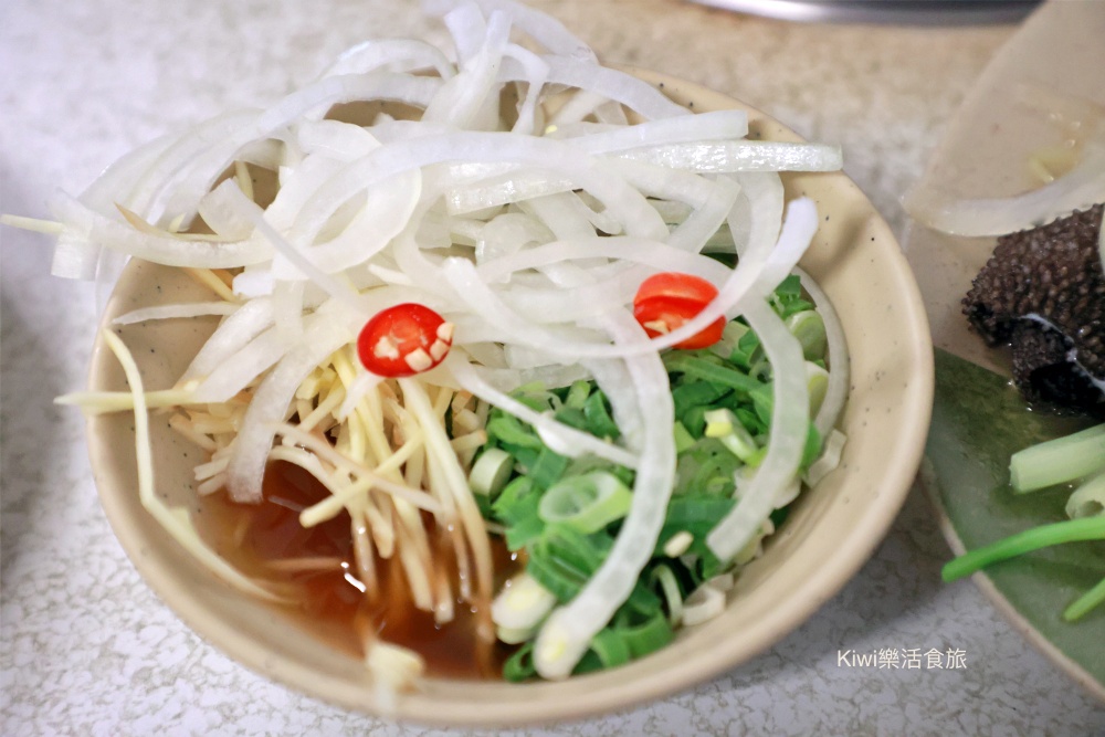 員林美食台南土產牛肉店|不用跑台南!現切溫體牛超鮮甜,員林聚會必吃這鍋限量美味! kiwi樂活食旅部落客推薦員林美食,員林牛肉湯,員林聚會,員林火鍋,台南溫體牛,員林限量美食,彰化牛肉爐推薦,員林餐廳推薦,溫體牛肉火鍋,台南土產牛肉店,員林午晚餐,彰化溫體牛