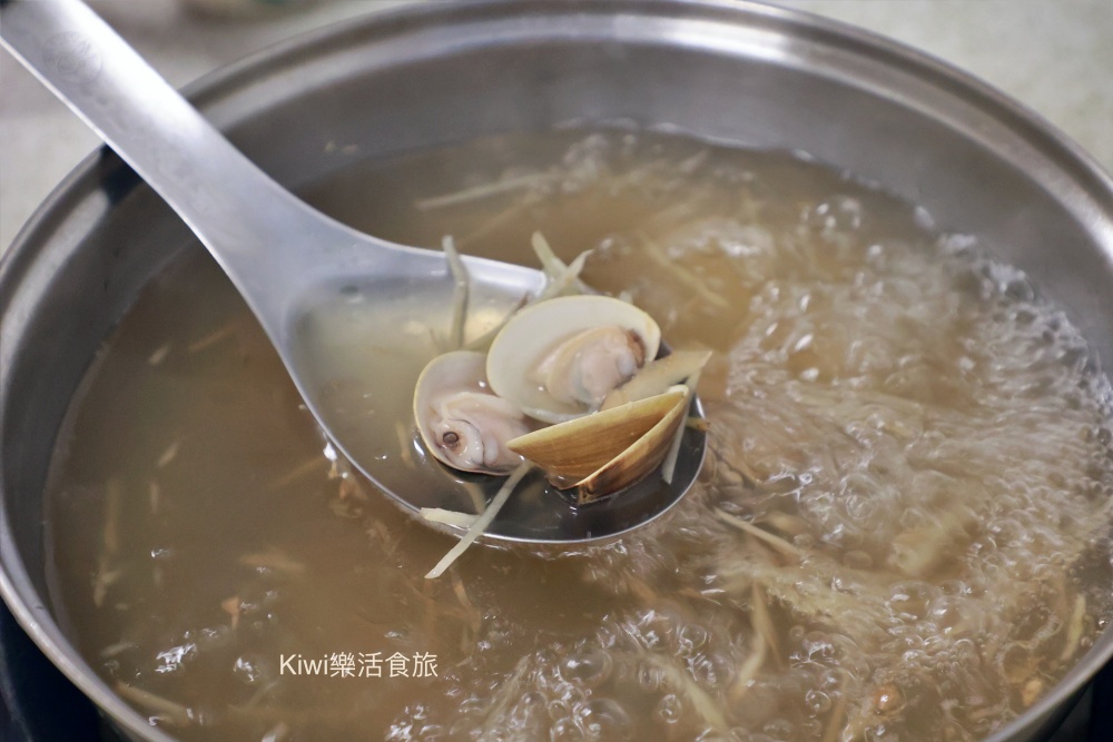 員林美食台南土產牛肉店|不用跑台南!現切溫體牛超鮮甜,員林聚會必吃這鍋限量美味! kiwi樂活食旅部落客推薦員林美食,員林牛肉湯,員林聚會,員林火鍋,台南溫體牛,員林限量美食,彰化牛肉爐推薦,員林餐廳推薦,溫體牛肉火鍋,台南土產牛肉店,員林午晚餐,彰化溫體牛