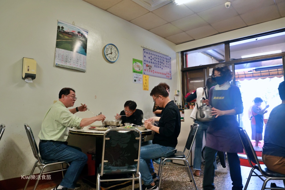 員林美食台南土產牛肉店|不用跑台南!現切溫體牛超鮮甜,員林聚會必吃這鍋限量美味! kiwi樂活食旅部落客推薦員林美食,員林牛肉湯,員林聚會,員林火鍋,台南溫體牛,員林限量美食,彰化牛肉爐推薦,員林餐廳推薦,溫體牛肉火鍋,台南土產牛肉店,員林午晚餐,彰化溫體牛