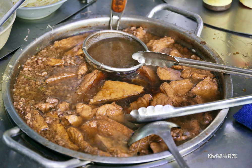 kiwi樂活食旅部落客推薦彰化美食,彰化小吃,阿添蛤仔麵,500碗,彰化市美食,彰化火車站美食,彰化必吃,彰化在地推薦,民族路美食,彰化隱藏版美食