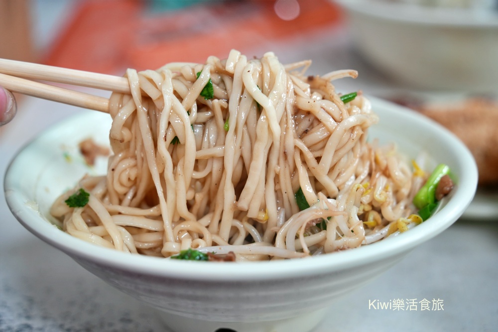kiwi樂活食旅部落客推薦彰化美食,彰化小吃,阿添蛤仔麵,500碗,彰化市美食,彰化火車站美食,彰化必吃,彰化在地推薦,民族路美食,彰化隱藏版美食