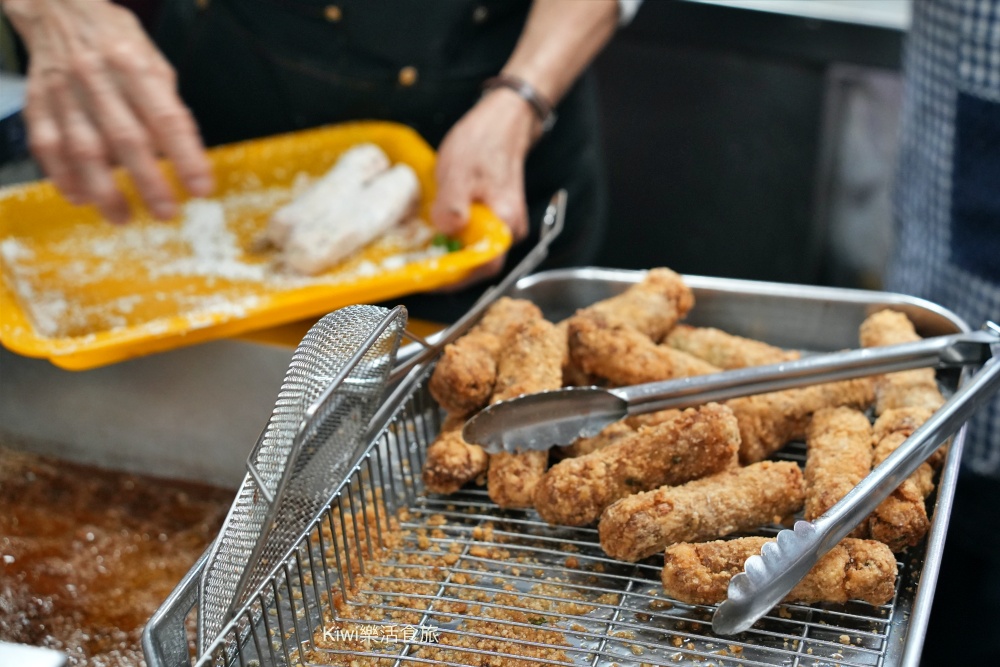 kiwi樂活食旅部落客推薦彰化美食,彰化小吃,阿添蛤仔麵,500碗,彰化市美食,彰化火車站美食,彰化必吃,彰化在地推薦,民族路美食,彰化隱藏版美食
