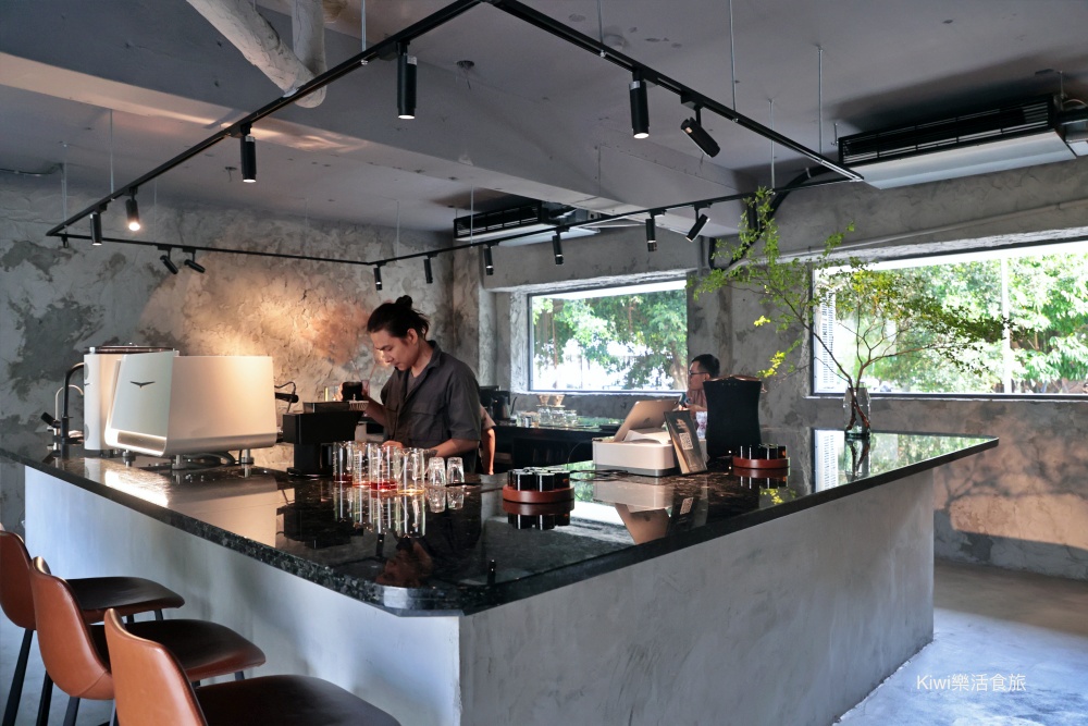 台中南區咖啡Mizukaffa|這巷弄太扯!隱身南和路的咖啡 Fine Dining,1.2小時職人手沖饗宴,台中最神祕的預約制咖啡館。 kiwi樂活食旅部落客推薦台中美食,台中咖啡,台中咖啡館,台中咖啡推薦,Mizukaffa手沖咖啡,台中南區咖啡,隱藏版咖啡館,南區隱藏咖啡,預約制咖啡,台中下午茶