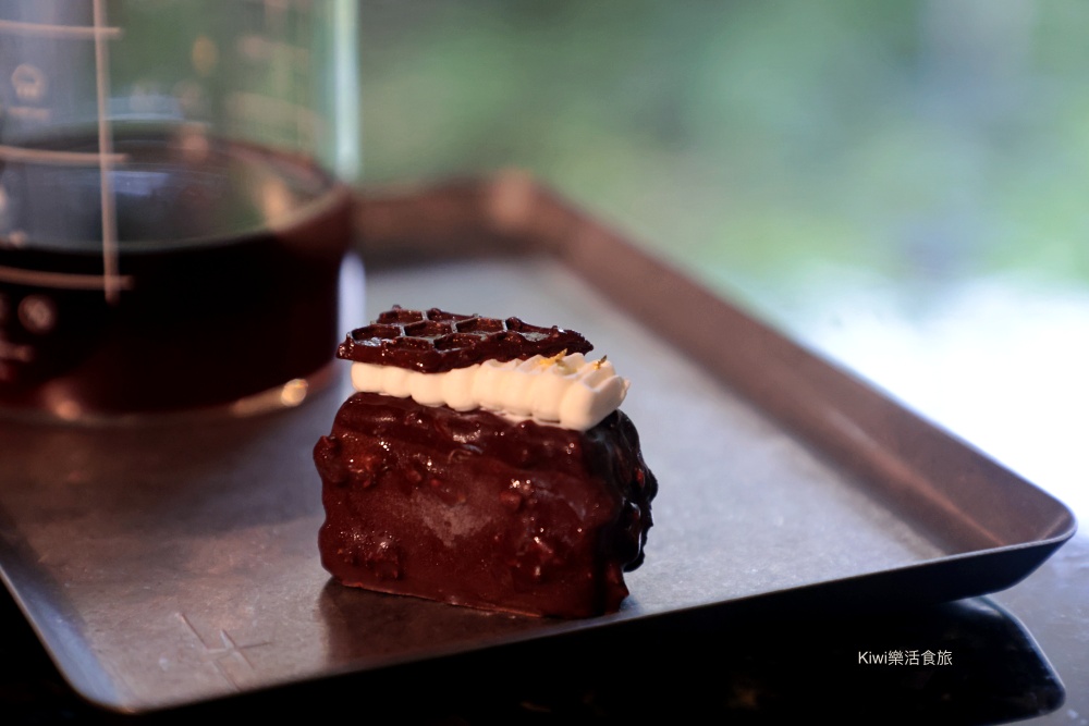 台中南區咖啡Mizukaffa|這巷弄太扯!隱身南和路的咖啡 Fine Dining,1.2小時職人手沖饗宴,台中最神祕的預約制咖啡館。 kiwi樂活食旅部落客推薦台中美食,台中咖啡,台中咖啡館,台中咖啡推薦,Mizukaffa手沖咖啡,台中南區咖啡,隱藏版咖啡館,南區隱藏咖啡,預約制咖啡,台中下午茶