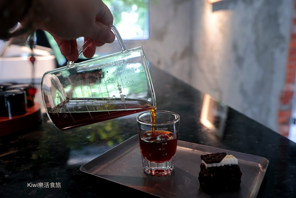 台中南區咖啡Mizukaffa|這巷弄太扯!隱身南和路的咖啡 Fine Dining,1.2小時職人手沖饗宴,台中最神祕的預約制咖啡館。 kiwi樂活食旅部落客推薦台中美食,台中咖啡,台中咖啡館,台中咖啡推薦,Mizukaffa手沖咖啡,台中南區咖啡,隱藏版咖啡館,南區隱藏咖啡,預約制咖啡,台中下午茶