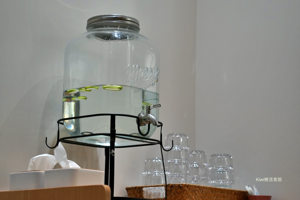 台中咖啡|Gatewell coffee roasters:西屯區美食大墩路鬧中取靜的職人咖啡館,啜飲一杯極致的手沖純粹與必點甜點 kiwi樂活食旅部落客推薦台中咖啡,西屯美食,台中手沖咖啡,台中捷運市政府站美食,台中隱藏版咖啡,西屯咖啡廳,台中精品咖啡,台中自家烘焙咖啡,台中西屯下午茶,台中必吃甜點