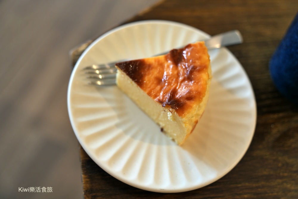 台中咖啡|Gatewell coffee roasters:西屯區美食大墩路鬧中取靜的職人咖啡館,啜飲一杯極致的手沖純粹與必點甜點 kiwi樂活食旅部落客推薦台中咖啡,西屯美食,台中手沖咖啡,台中捷運市政府站美食,台中隱藏版咖啡,西屯咖啡廳,台中精品咖啡,台中自家烘焙咖啡,台中西屯下午茶,台中必吃甜點