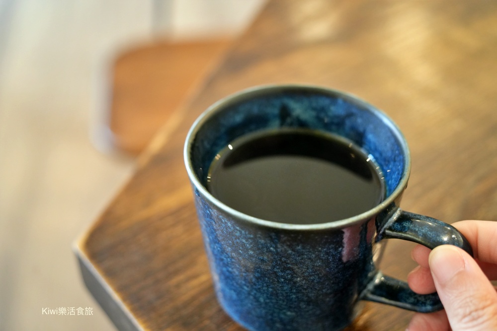 台中咖啡|Gatewell coffee roasters:西屯區美食大墩路鬧中取靜的職人咖啡館,啜飲一杯極致的手沖純粹與必點甜點 kiwi樂活食旅部落客推薦台中咖啡,西屯美食,台中手沖咖啡,台中捷運市政府站美食,台中隱藏版咖啡,西屯咖啡廳,台中精品咖啡,台中自家烘焙咖啡,台中西屯下午茶,台中必吃甜點