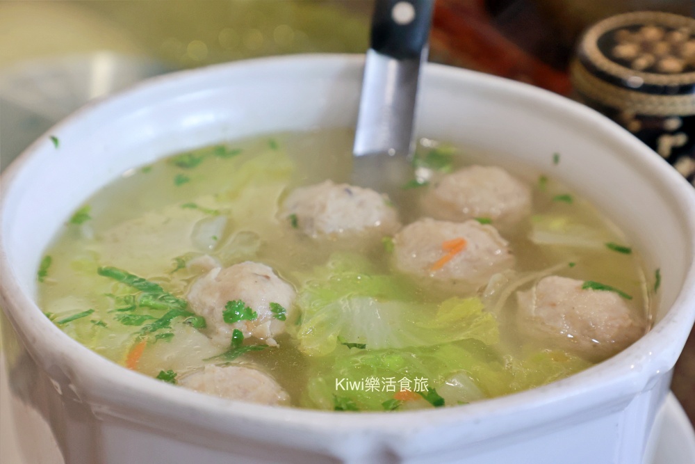 kiwi樂活食旅部落客推薦彰化市美食,彰化美食,彰化泰式料理,普吉島泰緬料理,泰式料理,彰化市火車站周邊美食,陳陵路美食,永樂商圈周邊美食,彰化孔廟美食,彰化木瓜牛奶大王,彰化市餐廳