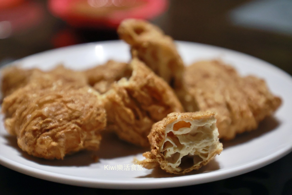 西螺人下午茶吃什麼？阿秀倌蚵嗲配特製靈魂醬汁，外酥內嫩超療癒！加碼幸福西螺麻糬，西螺老街必吃這兩家！