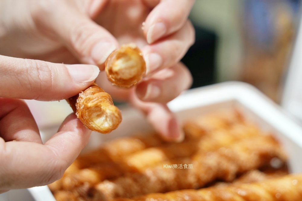 kiwi樂活食旅部落客推薦台中美食獻．烘焙,漢神洲際美食,台中漢神洲際,北屯甜點推薦,台中可頌,圓可頌,菓青開心果,星月藍莓,爆餡可頌,台中必吃烘焙,iminding,職人烘焙,台中下午茶,漢神洲際購物中心,排隊美食