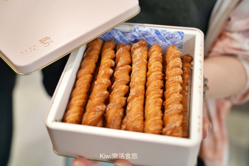 kiwi樂活食旅部落客推薦台中美食獻．烘焙,漢神洲際美食,台中漢神洲際,北屯甜點推薦,台中可頌,圓可頌,菓青開心果,星月藍莓,爆餡可頌,台中必吃烘焙,iminding,職人烘焙,台中下午茶,漢神洲際購物中心,排隊美食