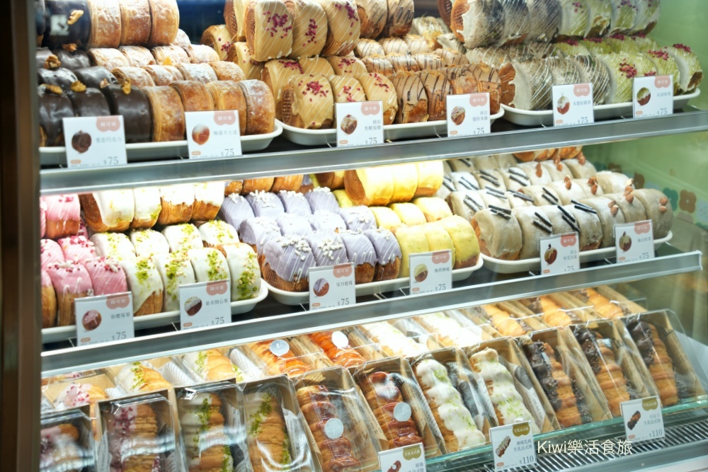 kiwi樂活食旅部落客推薦台中美食獻．烘焙,漢神洲際美食,台中漢神洲際,北屯甜點推薦,台中可頌,圓可頌,菓青開心果,星月藍莓,爆餡可頌,台中必吃烘焙,iminding,職人烘焙,台中下午茶,漢神洲際購物中心,排隊美食