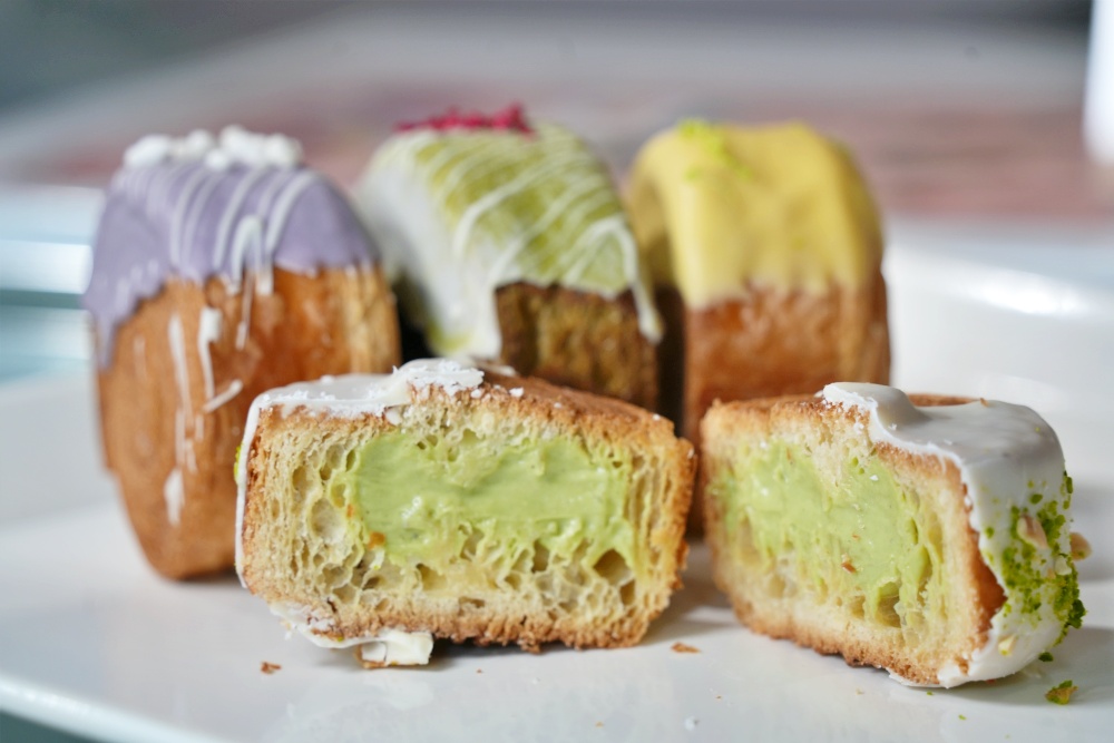 kiwi樂活食旅部落客推薦台中美食獻．烘焙,漢神洲際美食,台中漢神洲際,北屯甜點推薦,台中可頌,圓可頌,菓青開心果,星月藍莓,爆餡可頌,台中必吃烘焙,iminding,職人烘焙,台中下午茶,漢神洲際購物中心,排隊美食