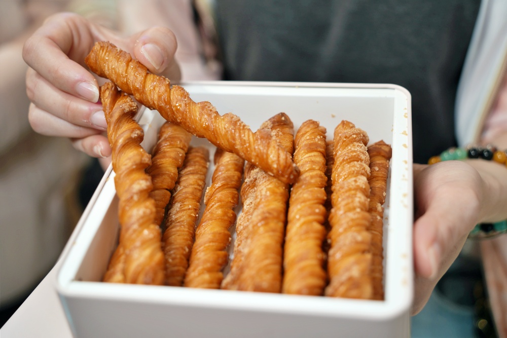 kiwi樂活食旅部落客推薦台中美食獻．烘焙,漢神洲際美食,台中漢神洲際,北屯甜點推薦,台中可頌,圓可頌,菓青開心果,星月藍莓,爆餡可頌,台中必吃烘焙,iminding,職人烘焙,台中下午茶,漢神洲際購物中心,排隊美食