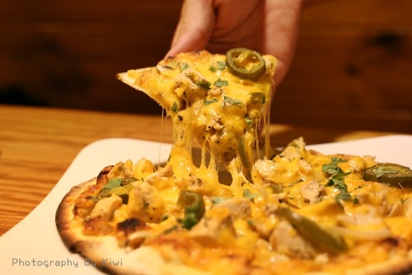 【彰化美食】一起來搖滾之夜唄!Pizza Rock 搖滾披薩(彰化中正店) @義式薄脆的手工披薩PIZZA，平價又美味