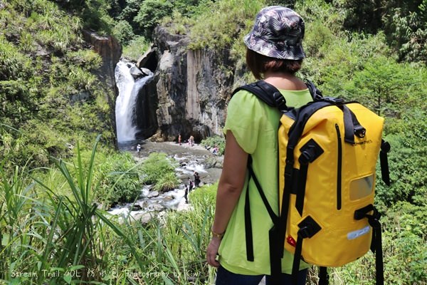 推薦防水包｜Stream Trail日本潮牌雙肩包，後背包 玩水，必用防水配備(水上競技基本配件)
