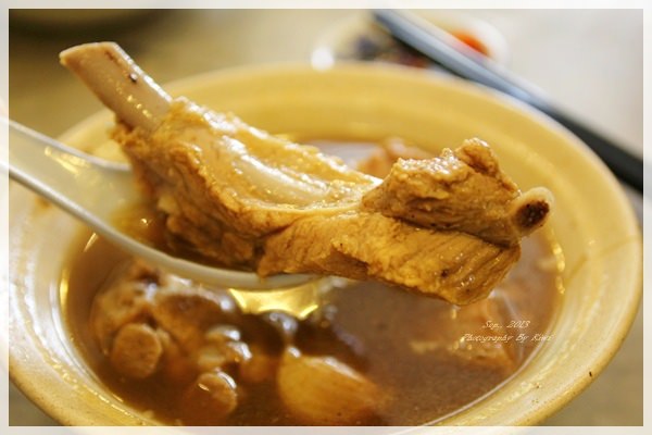 【新加坡】必吃美食：濃郁胡椒味之黃細亞肉骨茶＊回甘有味之松發肉骨茶